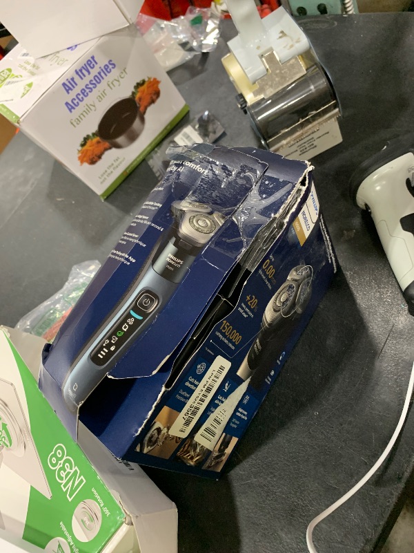 Photo 1 of Philips Norelco Shaver i9000, Wet & Dry Electric Shaver, Taubenblau, SenseIQ Technology, Triple Lift & Cut System, 360 Rotating Dual SteelPrecision Precision Blades, Beard Styler, Model X9001/91