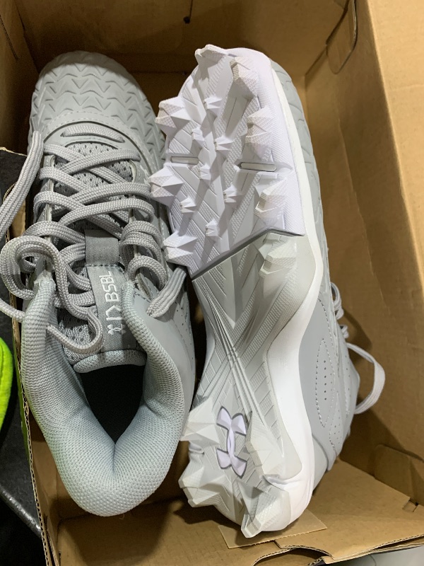 Photo 1 of Under Armour Boys' Leadoff Mid RM JR 3.0 Baseball Cleats, (100) Baseball Gray/Baseball Gray/White, 3, US