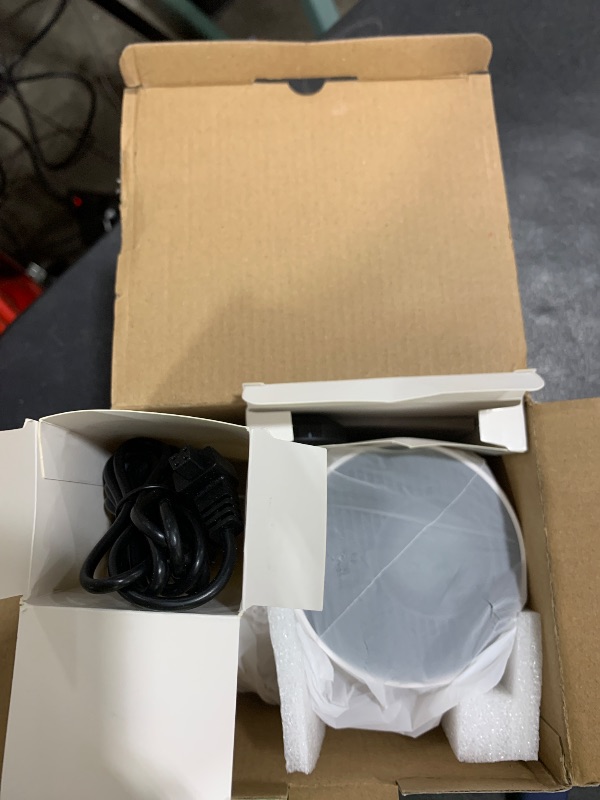 Photo 1 of ?Electric Focus?Magcubic Mini Projector 4K Support, Portable Projector with WiFi 6 and Bluetooth 5.4, Smart Proyector, 5W Soundbase Speaker, 180° Rotation for Home Theater HY300 Ultra