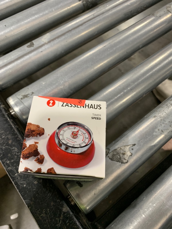 Photo 1 of Zassenhaus Magnetic Retro Kitchen Timer, Classic Mechanical Cooking Timer (Red), 2.75-Inch