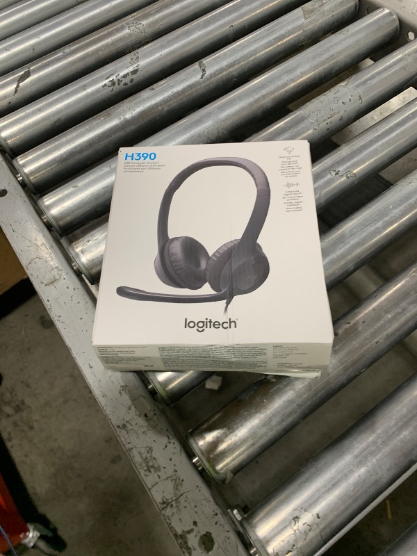 Photo 1 of Logitech H390 Wired Headphones with Mic, USB Headset with Microphone for PC, Noise Cancelling Microphone for Video Meetings, Music, Gaming - Black