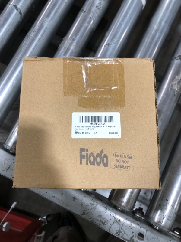 Photo 1 of 10 Pcs Microphone Flag Station Portable Square Cube ABS Foam Mic Flag Logo Studio Equipment Microphone Accessories for Reporter Host Interview (Black)