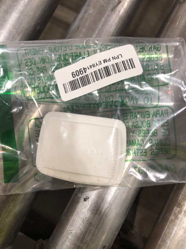 Photo 1 of 1 Pieces Pill Organizer Reusable Pocket Pill Case Portable Open Pill Pouch Silicone Small Pill Box Pill Container Pill Holder Pill Bags Organizing Medication, Vitamins, and Tablets for Travel (White)