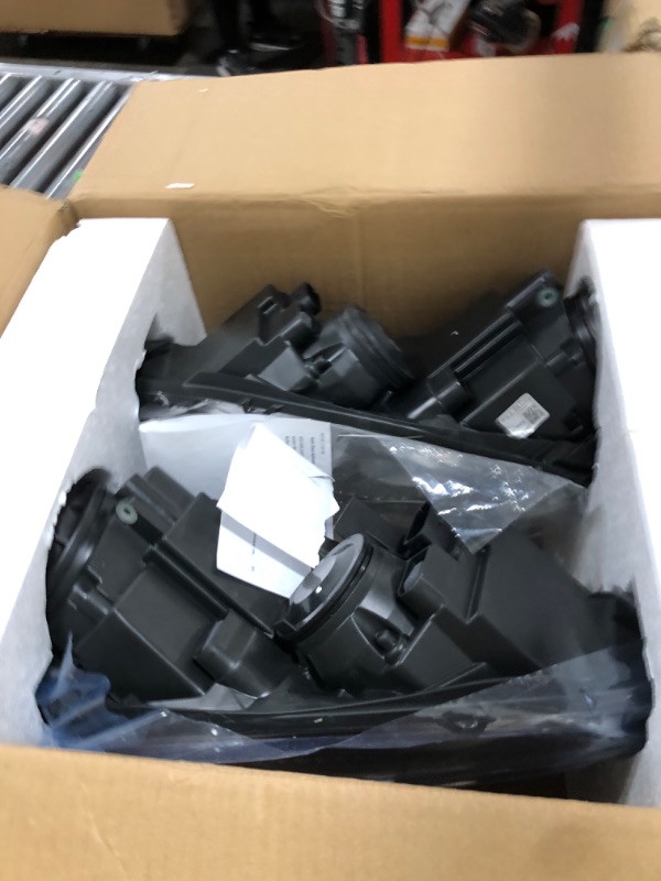 Photo 1 of ADCARLIGHTS Headlights Assembly Compatible With 2005-2010 Volkswagen Jetta 06-09 Golf/Rabbit Chrome Housing Clear Reflector ?OEM Halogen only?