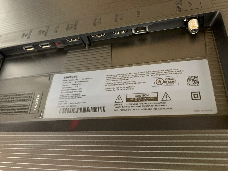Photo 1 of Samsung 43" Class QLED Q8F 4K Vision AI Smart TV
