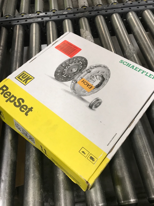 Photo 1 of  Schaeffler LuK RepSet 01-040 Clutch Kit, OEM Clutch Replacement Kit 