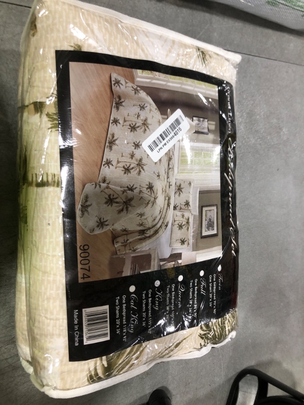 Photo 1 of Grand Linen 3-Piece Fine Printed Oversize (115 X 92 Inch) Tropical Palm Tree King Size Quilt Set Reversible Bedspread Coverlet Bed Cover (Beige, Sage Green, Brown)