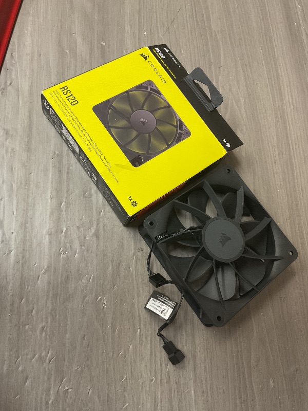 Photo 1 of CORSAIR RS120 120mm PWM Fan – Daisy-Chain Connection – Low-Noise – Magnetic Dome Bearing – Single Pack – Black