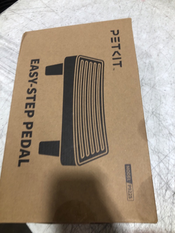 Photo 1 of PETKIT Easy-Step Cat Pedal Step Stool for Automatic Litter Box, Elevated Litter Ramp with Filter Function, Non-Slip Trapper Stairs for Short-Legged and Elderly Cats, Less Tracking