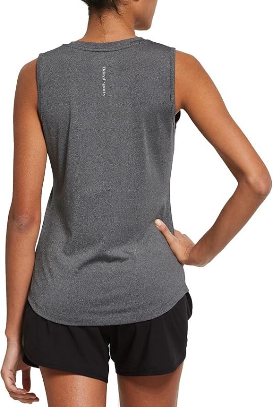 Photo 1 of baleaf Women's Sleeveless Workout Shirts Exercise Running Tank Tops Active Gym Tops White Size XL