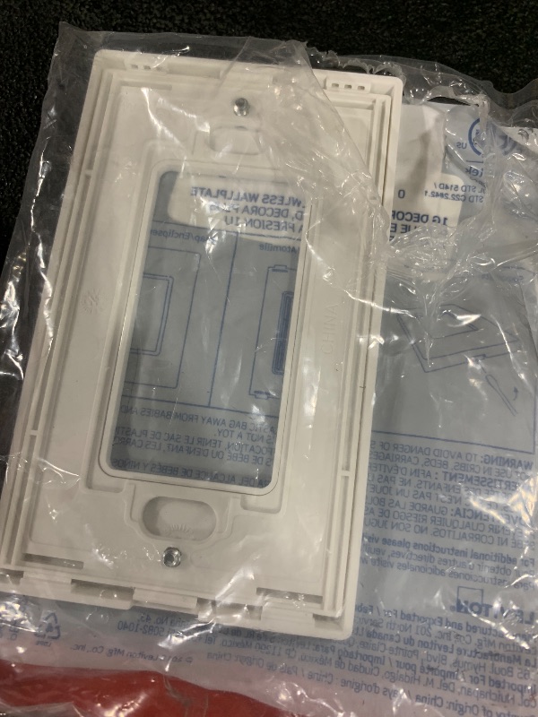 Photo 1 of Leviton 1-Gang Decora Plus Screwless Wall Plate, 80301-SW, White