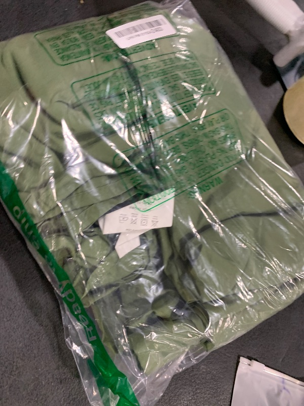 Photo 1 of Royale Linens California King Flat Sheet - Ultra Soft Brushed 1800 Microfiber Flat Sheets Only - Wrinkle Free & Stain Resistant - Hotel Quality Top Sheet for Bed (King Cal, Hunter Green)