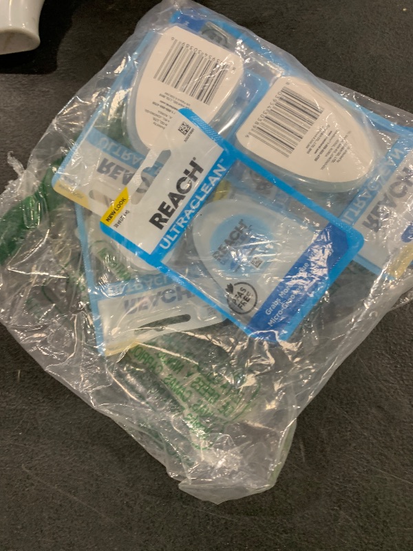 Photo 1 of REACH Ultraclean Dental Floss Mint 30 Yards (Pack of 3)