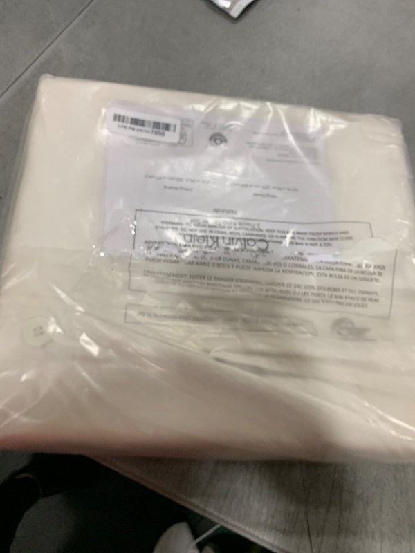 Photo 1 of Calvin Klein - King Duvet Cover Set, Luxuriously Soft Percale Bedding, Sustainable Fabric Construction (Naturals Solid Feather White, King)