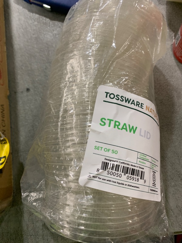 Photo 1 of TOSSWARE NATURAL Flat Lid With Straw Slot Set of 50 - Plant Based 96mm Lids for Cold Cups - Plastic Alternative Straw Lids - Clear Flat Lids - Fits 10, 12, 16, 20 & 24oz Cups