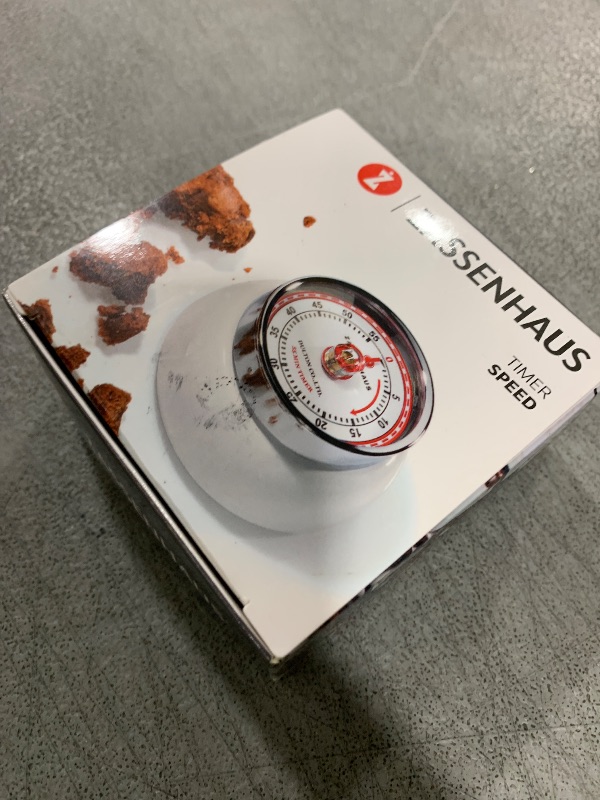 Photo 1 of Zassenhaus Magnetic Retro Kitchen Timer, Classic Mechanical Cooking Timer (White)