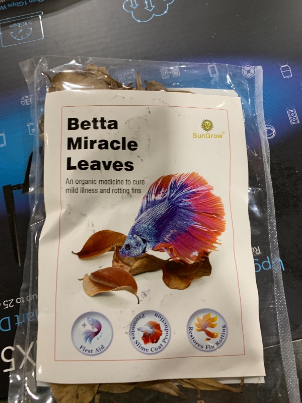 Photo 1 of SunGrow 50 pcs Catappa Indian Almond Leaves for Betta Fish Tank Aquarium, 2” Water Conditioner Leaves, Leaf Also Suitable for Shrimp, Goldfish, Guppy and Frogs
