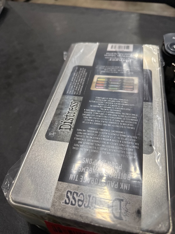 Photo 1 of SEE NOTES.........Tim Holtz - Ranger DISTRESS INK PAD TIN, Grey