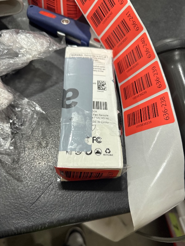 Photo 1 of Fan-HD Ceiling Fan Remote Control Replacement for Hampton Bay Hunter, w/ 3-Speed Light Dimmer 303.9MHz,Replace for UC7078T CHQ7078T CHQ8BT7078T L3H2014FANHD L3H2010FANHD HD5(Remote Only)