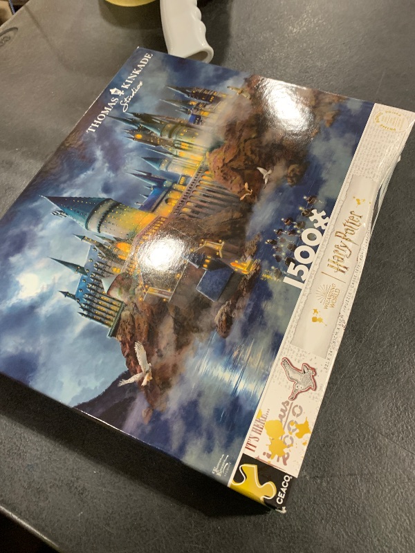 Photo 1 of Ceaco - Thomas Kinkade - Harry Potter - Hogwart's Castle - 1500 Piece Jigsaw Puzzle