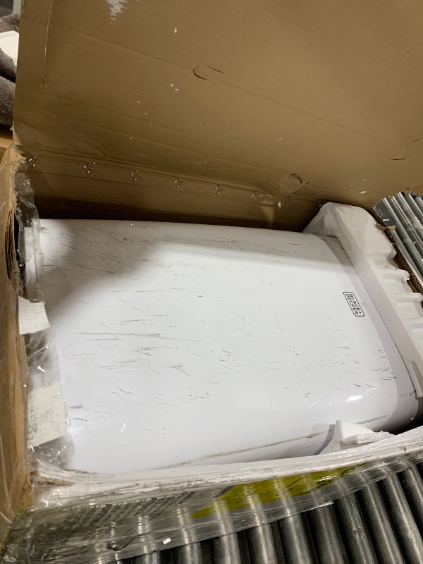 Photo 1 of Climatiseur Portatif Blanc Black+Decker De 4000 BTU Doe 115 Volts BPACT08WT - Rona
