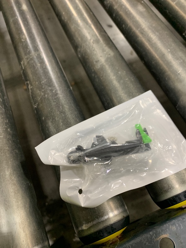 Photo 1 of GIB Door Latch for iRobot Roomba i1 i2 i3 i4 i5 i6 i7 i8 i9 J7 J8 J9 J10 e5 e6 & Plus+ Models Cleaning Head Module Part