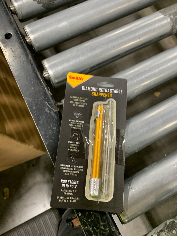 Photo 1 of Smith’s 51446 Diamond Retractable Sharpener – Gold – Reversible Rod – Compact – Knife & Hook Sharpener – Straight & Serrated