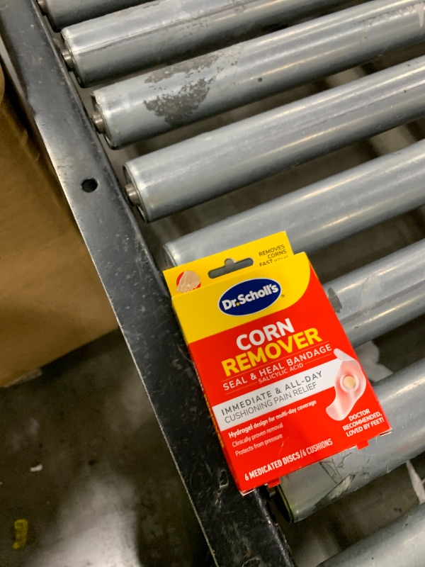 Photo 1 of Dr. Scholl's Corn REMOVERS Seal & Heal Bandage with Hydrogel Technology, 6 ct // Removes Corns Fast and Provides Cushioning Protection Against Shoe Pressure and Friction for All-Day Pain Relief