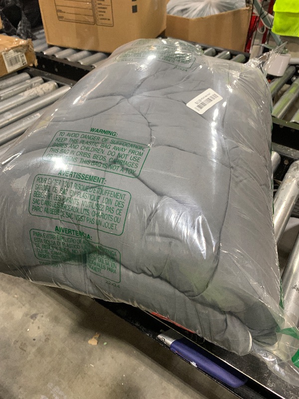 Photo 1 of SLEEP ZONE Full Mattress Topper Cooling Mattress Pad Cover Fluffy Down Alternative Bed Topper 8-21 Inch Deep Pocket, Full
