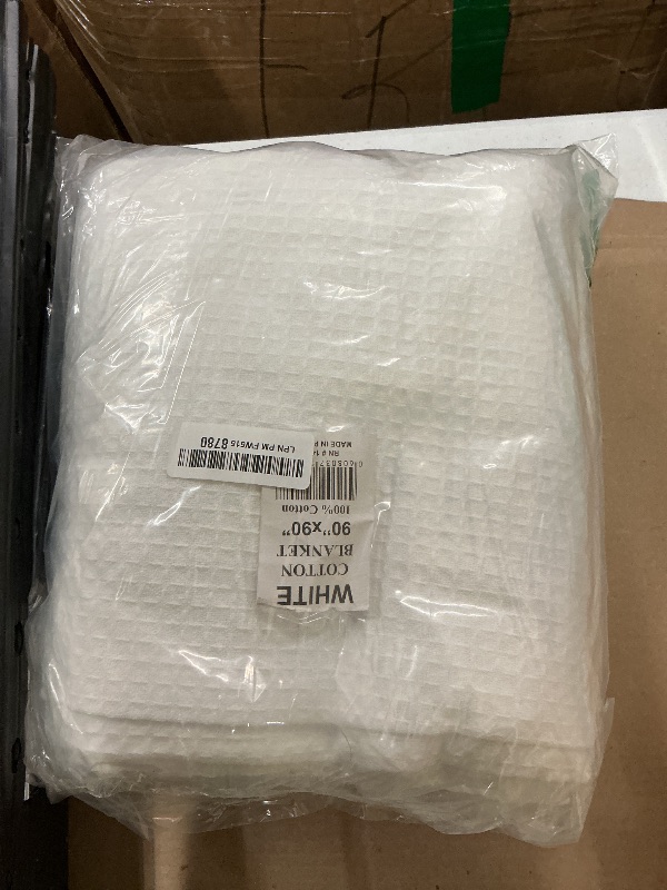 Photo 1 of 100% Cotton Blankets for Bed - Waffle Weave Blankets for Summer, Lightweight and Breathable Soft Woven Blanket for Spring (White, Queen (90" x 90"))