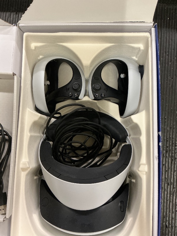 Photo 1 of PlayStation VR2 (PSVR2)