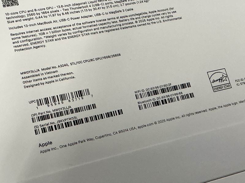 Photo 1 of Apple 2025 MacBook Air 13-inch Laptop with M4 chip: Built for Apple Intelligence, 13.6-inch Liquid Retina Display, 16GB Unified Memory, 256GB SSD Storage, 12MP Center Stage Camera, Touch ID; Starlight