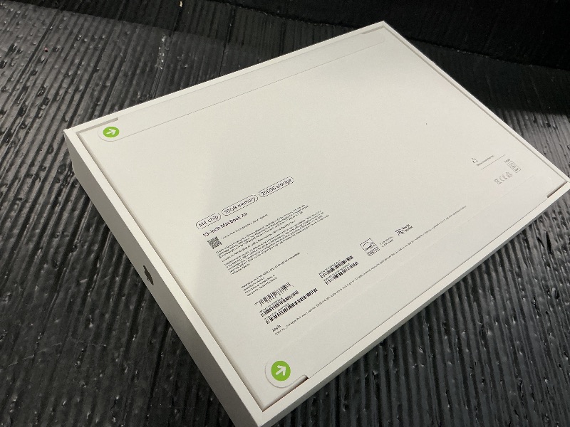 Photo 1 of Apple 2025 MacBook Air 13-inch Laptop with M4 chip: Built for Apple Intelligence, 13.6-inch Liquid Retina Display, 16GB Unified Memory, 256GB SSD Storage, 12MP Center Stage Camera, Touch ID; Starlight