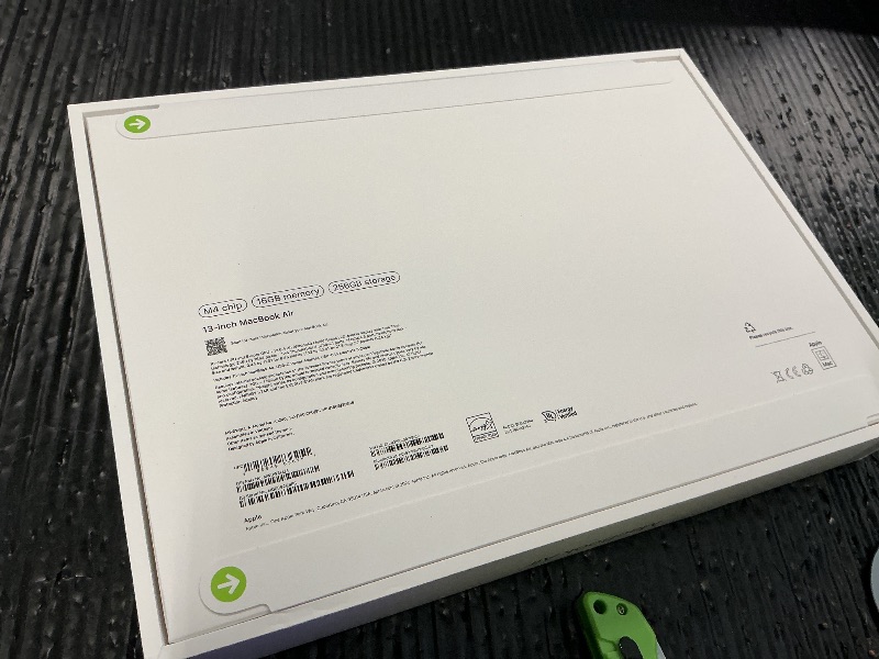 Photo 1 of Apple 2025 MacBook Air 13-inch Laptop with M4 chip: Built for Apple Intelligence, 13.6-inch Liquid Retina Display, 16GB Unified Memory, 256GB SSD Storage, 12MP Center Stage Camera, Touch ID; Silver