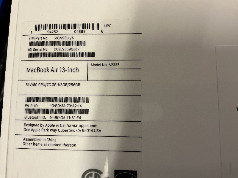 Photo 1 of 2020 Apple MacBook Air Laptop: Apple M1 Chip, 13” Retina Display, 8GB RAM, 256GB SSD Storage, Backlit Keyboard, FaceTime HD Camera, Touch ID. Works with iPhone/iPad; Silver