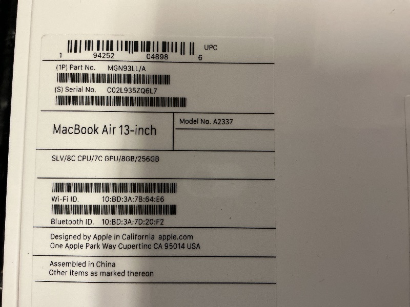Photo 1 of 2020 Apple MacBook Air Laptop: Apple M1 Chip, 13” Retina Display, 8GB RAM, 256GB SSD Storage, Backlit Keyboard, FaceTime HD Camera, Touch ID. Works with iPhone/iPad; Silver