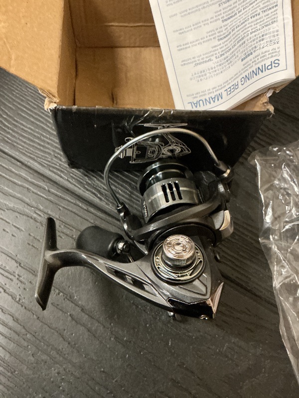 Photo 1 of Shimano 1000SSSPG Vanquish Spinning Reel 23