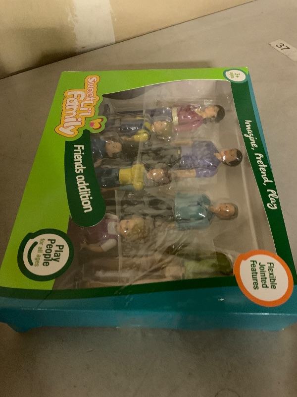 Photo 1 of Beverly Hills Doll Collection Sweet Lil Family Friends Figures - New Addition Set of 9 Dollhouse People - Grandma, Grandpa, Mom, Dad, Sister, Brother, Toddler, Baby and Dog