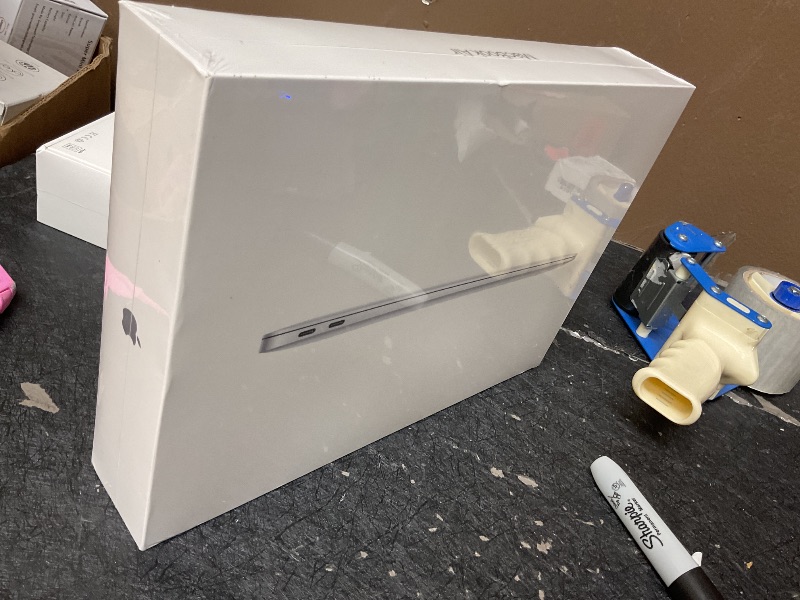 Photo 1 of 2020 Apple MacBook Air Laptop: Apple M1 Chip, 13” Retina Display, 8GB RAM, 256GB SSD Storage, Backlit Keyboard, FaceTime HD Camera, Touch ID. Works with iPhone/iPad; Silver