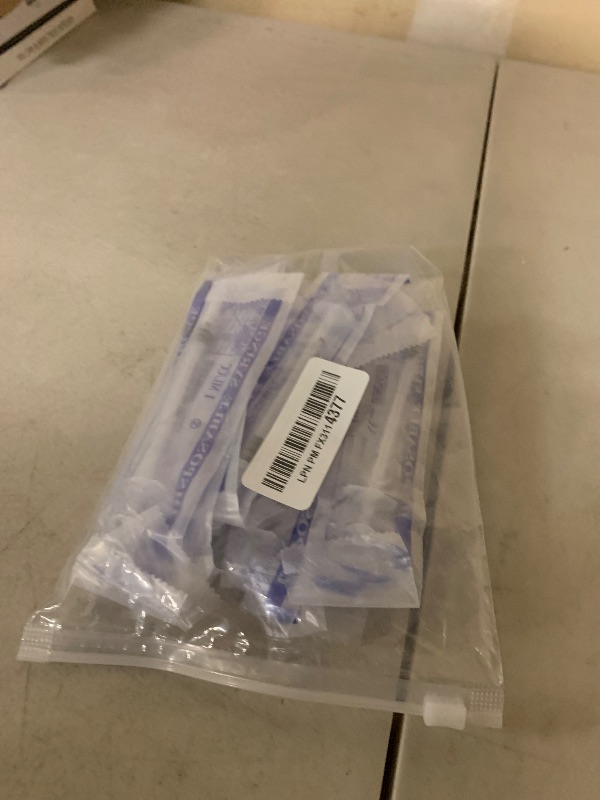 Photo 1 of 1ml Syringe Without Needle, 1ml Syringe for Liquids, Syringes for Scientific Labs, Measuring Liquids, Feeding Pets, 12 Pack Packaged