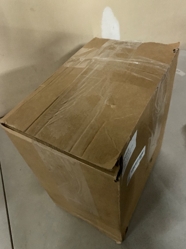 Photo 1 of 150 Pcs Gold Plastic Champagne Flutes - Clear Disposable Crystal Wine Glasses for Wedding Toasting, Party Cocktail Cups