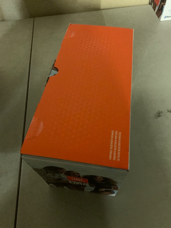 Photo 1 of JBL Charge 6 - Portable Waterproof & Drop-Proof Bluetooth Speaker, Bold JBL Pro Sound with AI Sound Boost, 28Hrs of Playtime, Built-in powerbank & Comes with a Sturdy/Removable Carrying Strap (Black)