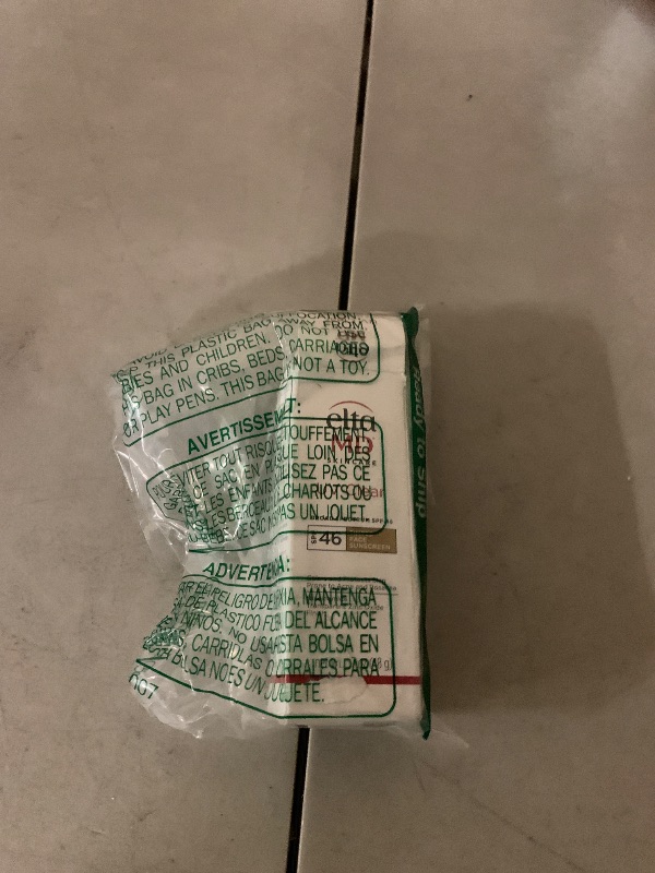 Photo 1 of EltaMD UV Clear Face Sunscreen SPF 46, Oil-Free Sunscreen with Zinc Oxide, Dermatologist Recommended