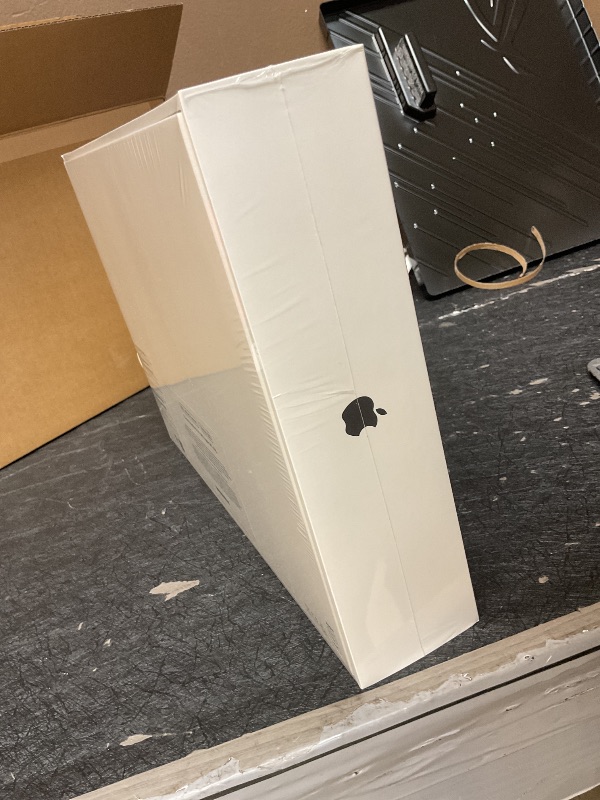 Photo 1 of 2020 Apple MacBook Air Laptop: Apple M1 Chip, 13” Retina Display, 8GB RAM, 256GB SSD Storage, Backlit Keyboard, FaceTime HD Camera, Touch ID. Works with iPhone/iPad; Space Gray