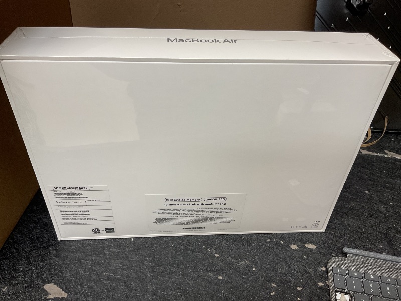 Photo 1 of 2020 Apple MacBook Air Laptop: Apple M1 Chip, 13” Retina Display, 8GB RAM, 256GB SSD Storage, Backlit Keyboard, FaceTime HD Camera, Touch ID. Works with iPhone/iPad; Silver