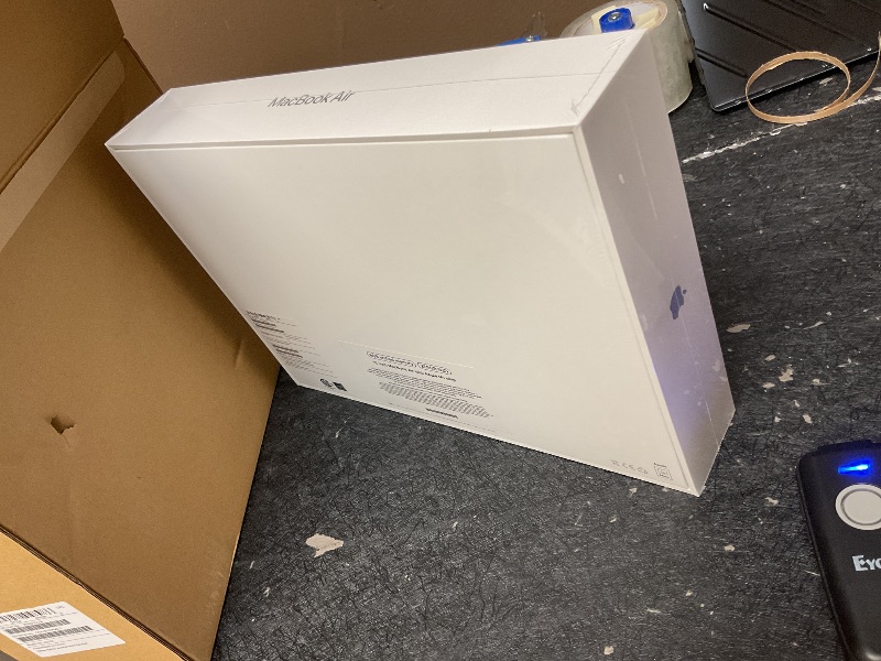 Photo 1 of 2020 Apple MacBook Air Laptop: Apple M1 Chip, 13” Retina Display, 8GB RAM, 256GB SSD Storage, Backlit Keyboard, FaceTime HD Camera, Touch ID. Works with iPhone/iPad; Silver