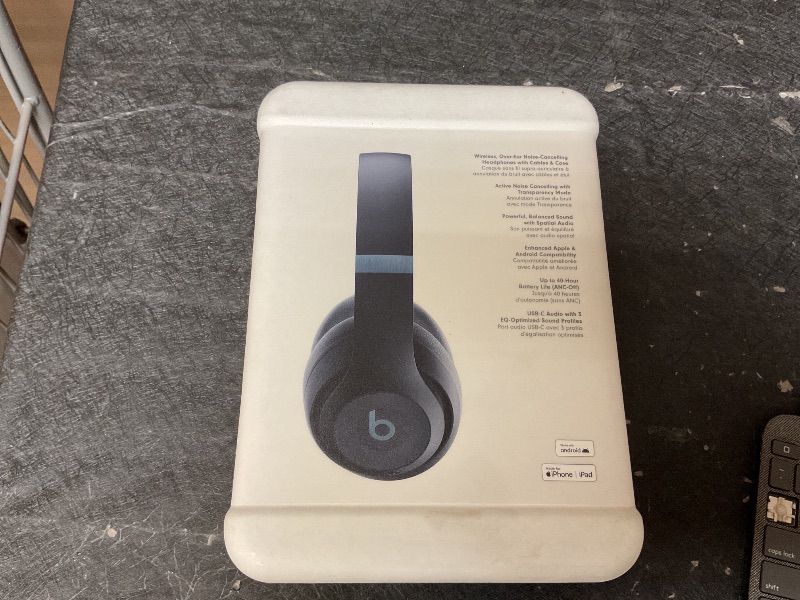 Photo 1 of see pictures……..Beats Studio Pro - Premium Wireless Over-Ear Headphones- Up to 40-Hour Battery Life, Active Noise Cancelling, USB-C Lossless Audio, Apple & Android Compatible - Navy