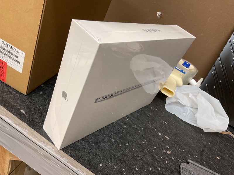 Photo 1 of 2020 Apple MacBook Air Laptop: Apple M1 Chip, 13” Retina Display, 8GB RAM, 256GB SSD Storage, Backlit Keyboard, FaceTime HD Camera, Touch ID. Works with iPhone/iPad; Silver