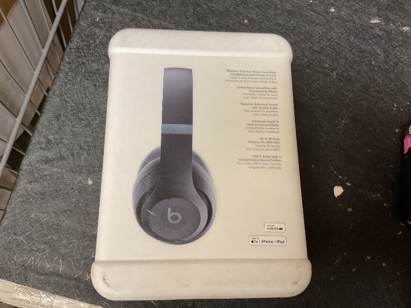 Photo 1 of Beats Studio Pro - Premium Wireless Over-Ear Headphones- Up to 40-Hour Battery Life, Active Noise Cancelling, USB-C Lossless Audio, Apple & Android Compatible - Navy