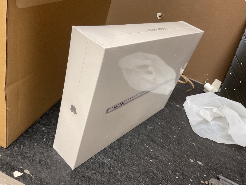 Photo 1 of 2020 Apple MacBook Air Laptop: Apple M1 Chip, 13” Retina Display, 8GB RAM, 256GB SSD Storage, Backlit Keyboard, FaceTime HD Camera, Touch ID. Works with iPhone/iPad; Silver